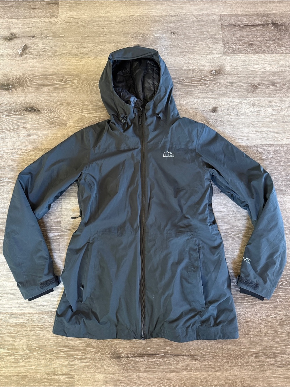 L.L. Bean Black Hooded Jacket Size Medium Ultralight